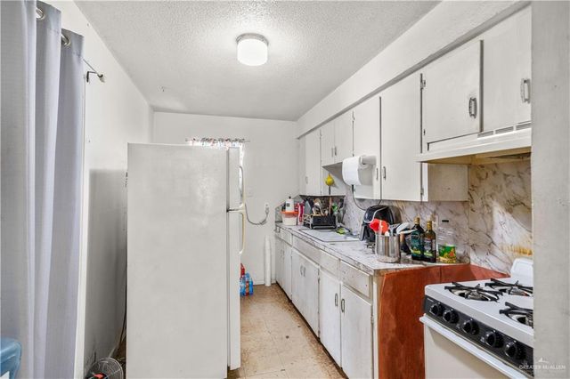 806 S 20th Avenue, Edinburg, TX 78539