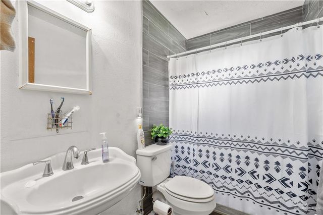 806 S 20th Avenue, Edinburg, TX 78539