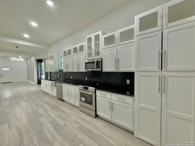 712 N Palmetto, San Antonio, TX 78202