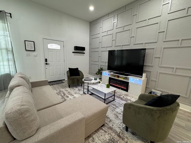 712 N Palmetto, San Antonio, TX 78202