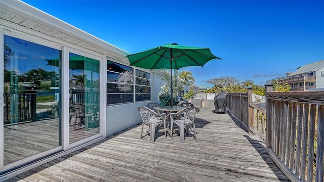 100 BAYSHORE ROAD C, Nokomis, FL 34275