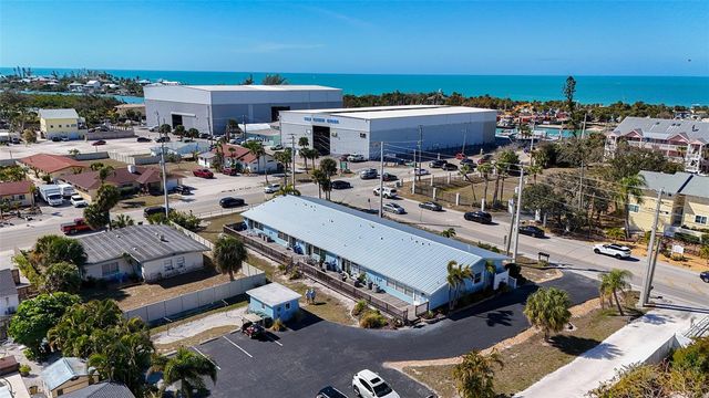 100 BAYSHORE ROAD C, Nokomis, FL 34275