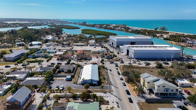 100 BAYSHORE ROAD C, Nokomis, FL 34275