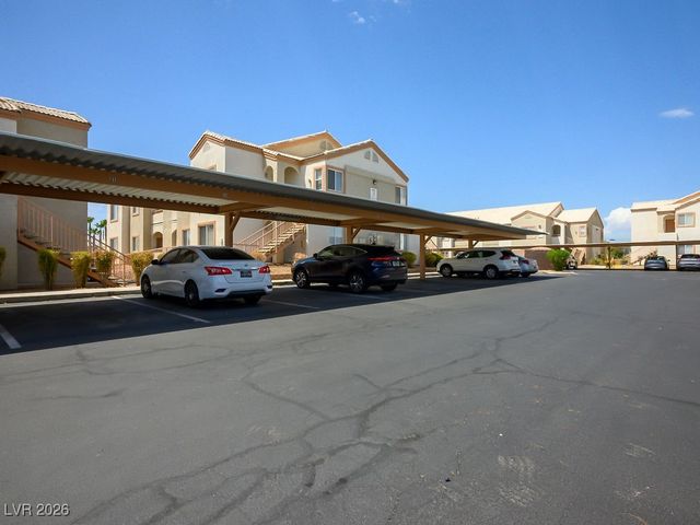 4655 GOLD DUST Avenue 211, Las Vegas, NV 89120