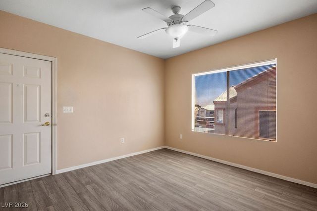 4655 GOLD DUST Avenue 211, Las Vegas, NV 89120