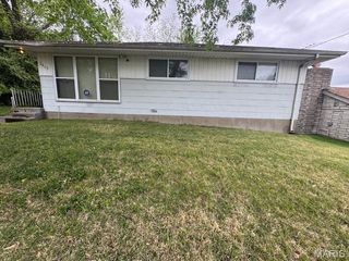 2403 Gardner Drive, St Louis, MO 63136