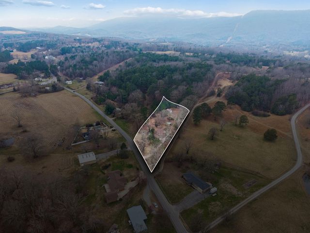 3174 N Marble Top Road, Chickamauga, GA 30707