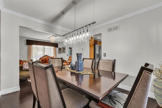 5555 Patterson Drive, Troy, MI 48085