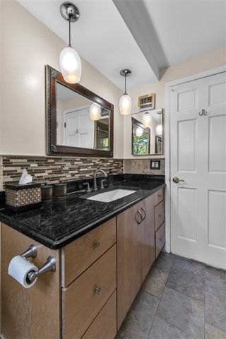 5555 Patterson Drive, Troy, MI 48085