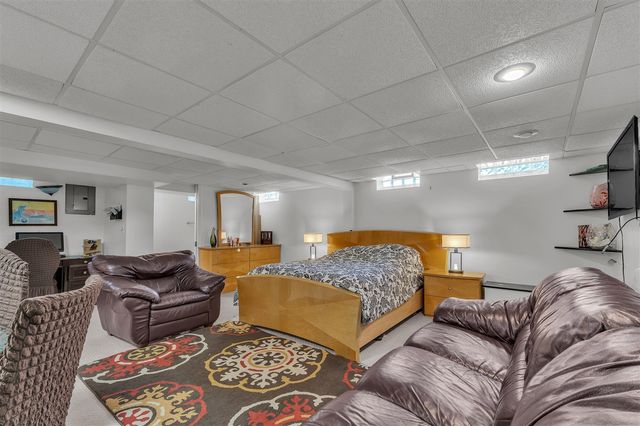 5555 Patterson Drive, Troy, MI 48085