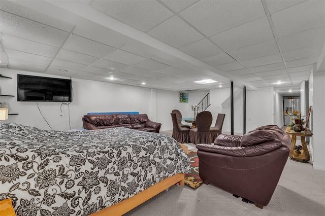 5555 Patterson Drive, Troy, MI 48085