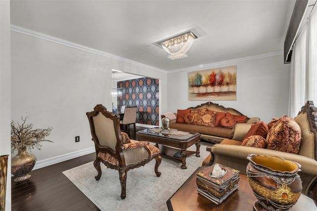 5555 Patterson Drive, Troy, MI 48085
