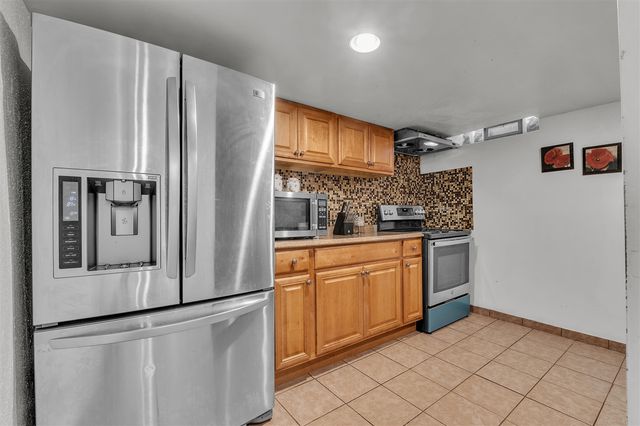 5555 Patterson Drive, Troy, MI 48085