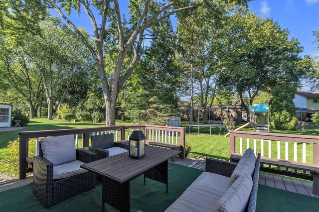 5555 Patterson Drive, Troy, MI 48085