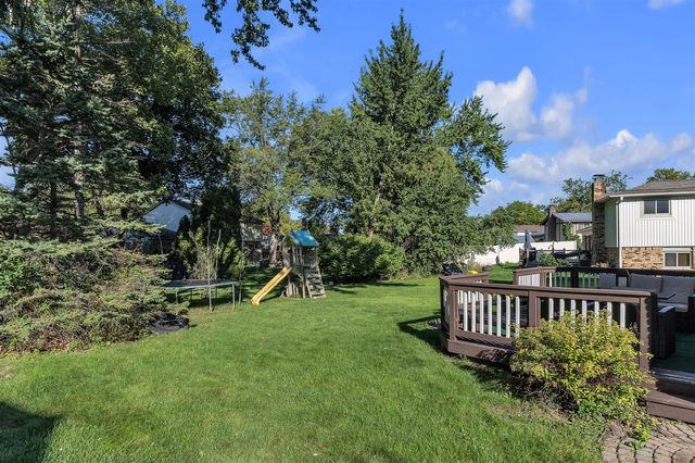 5555 Patterson Drive, Troy, MI 48085