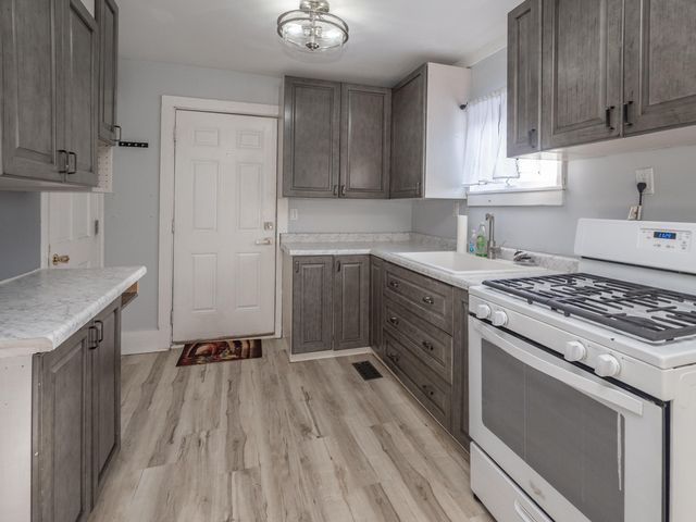 1910 N Rose Street, Kalamazoo, MI 49007