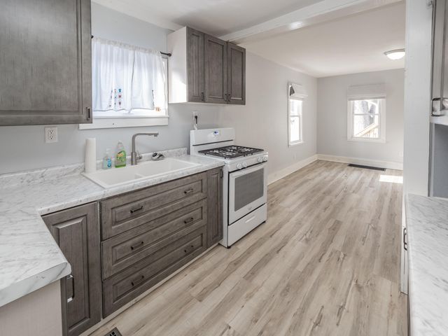 1910 N Rose Street, Kalamazoo, MI 49007