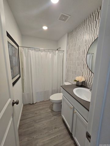 6814 Willow Lnd, Converse, TX 78109