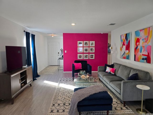 6814 Willow Lnd, Converse, TX 78109