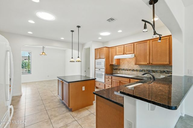 1979 E Orinda Lane, Green Valley, AZ 85614