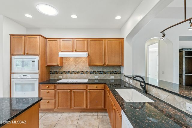 1979 E Orinda Lane, Green Valley, AZ 85614