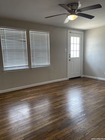 202 W LANGLEY BLVD, Universal City, TX 78148