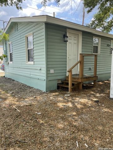 202 W LANGLEY BLVD, Universal City, TX 78148