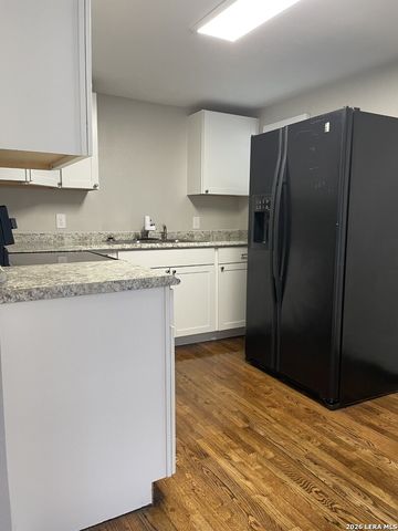 202 W LANGLEY BLVD, Universal City, TX 78148