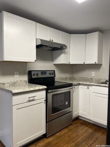 202 W LANGLEY BLVD, Universal City, TX 78148