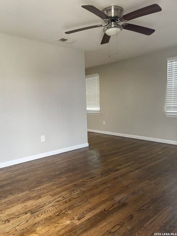 202 W LANGLEY BLVD, Universal City, TX 78148