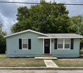 202 W LANGLEY BLVD, Universal City, TX 78148