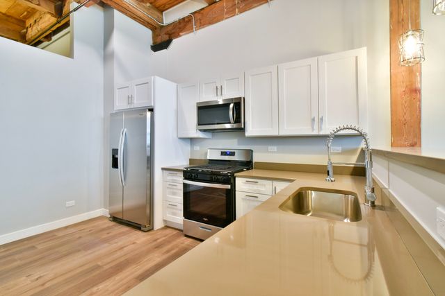 11 E Illinois Street 603, Chicago, IL 60611