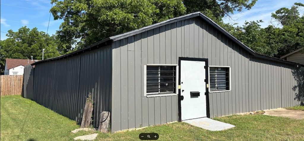 3501 S Henderson Street, Fort Worth, TX 76110 — photo 2