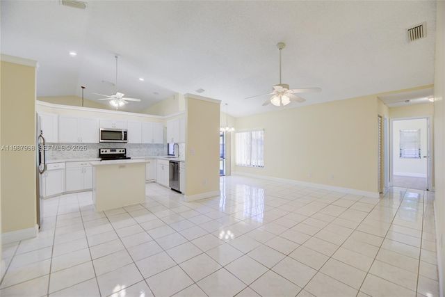 7328 NW 21st St, Margate, FL 33063