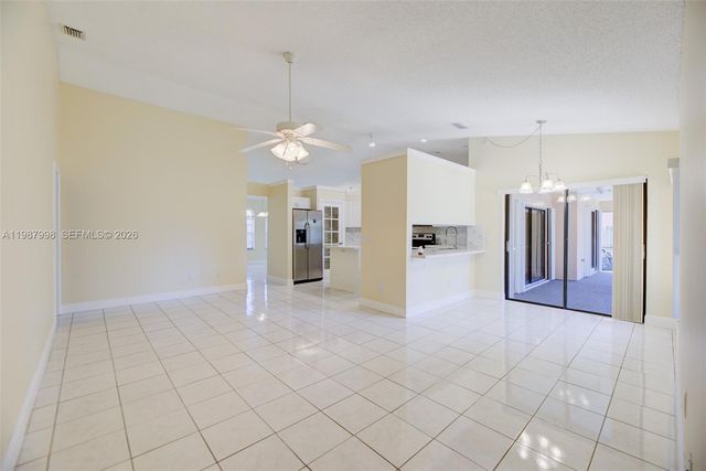 7328 NW 21st St, Margate, FL 33063