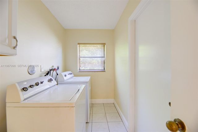 7328 NW 21st St, Margate, FL 33063