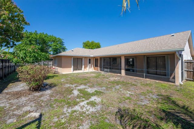 7328 NW 21st St, Margate, FL 33063