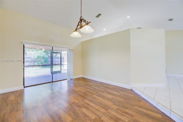 7328 NW 21st St, Margate, FL 33063