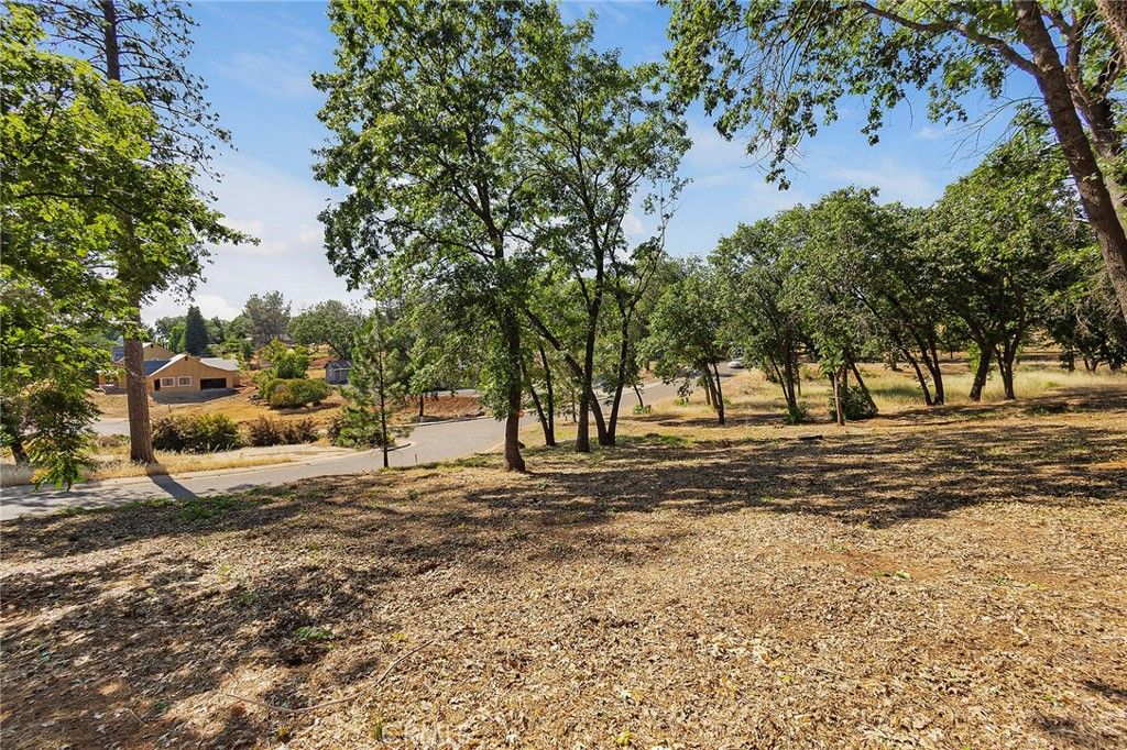 Image 6 of property listing at 5760 Hollis Hill, Paradise, CA 95969