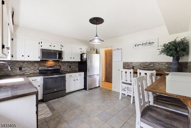 77 Decker Pond Rd, Green Twp., NJ 07821