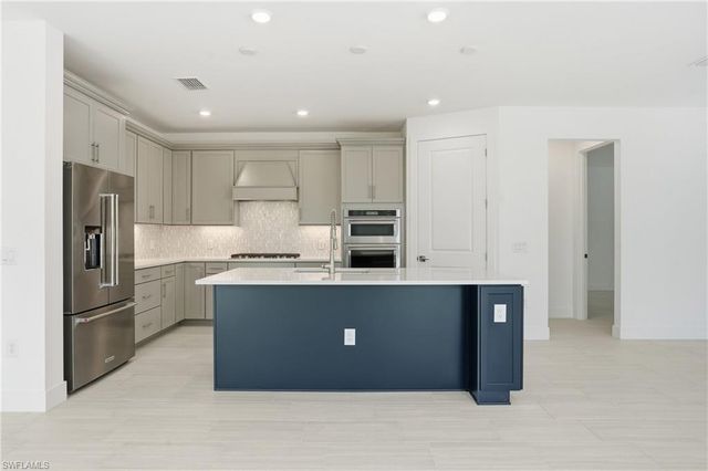 2148 Sequoia CT, Naples, FL 34120