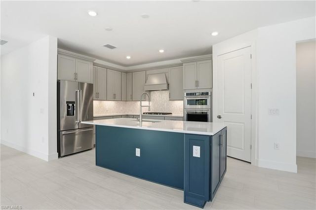 2148 Sequoia CT, Naples, FL 34120