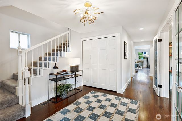 7302 33rd Avenue NE, Seattle, WA 98115