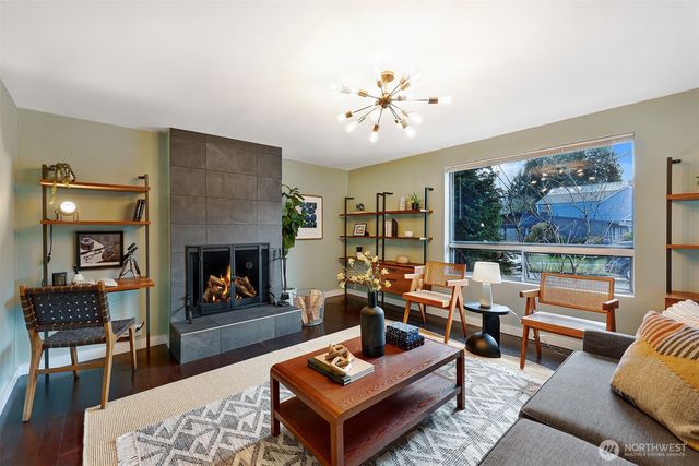 7302 33rd Avenue NE, Seattle, WA 98115