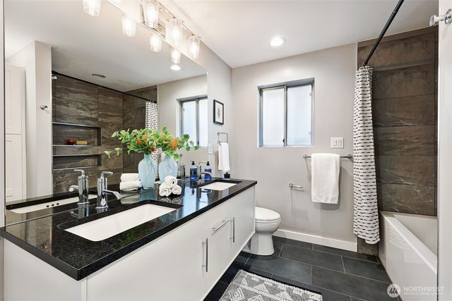 7302 33rd Avenue NE, Seattle, WA 98115