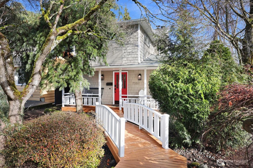 7302 33rd Avenue NE, Seattle, WA 98115