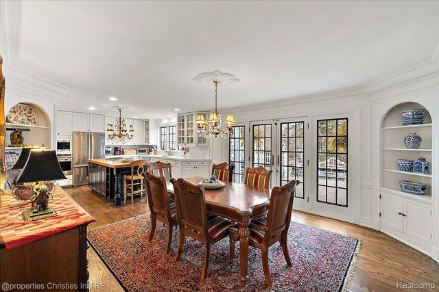 275 BARDEN Road, Bloomfield Hills, MI 48304