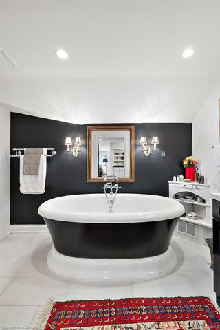 275 BARDEN Road, Bloomfield Hills, MI 48304