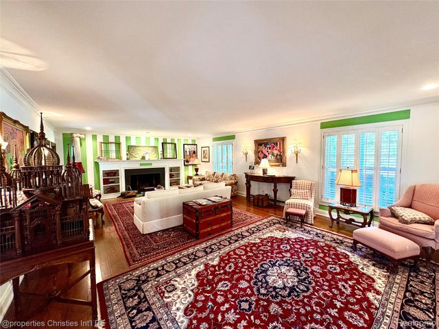 275 BARDEN Road, Bloomfield Hills, MI 48304