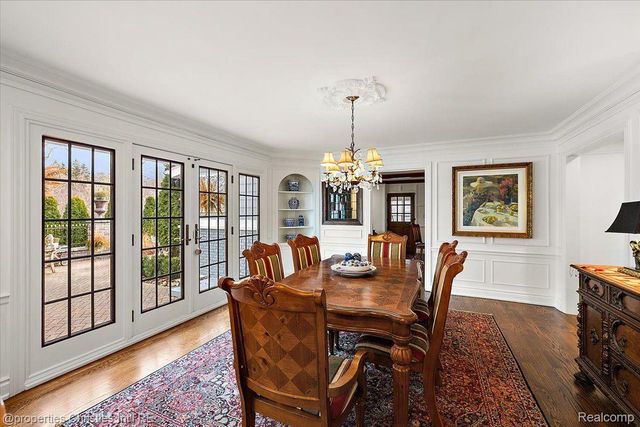 275 BARDEN Road, Bloomfield Hills, MI 48304